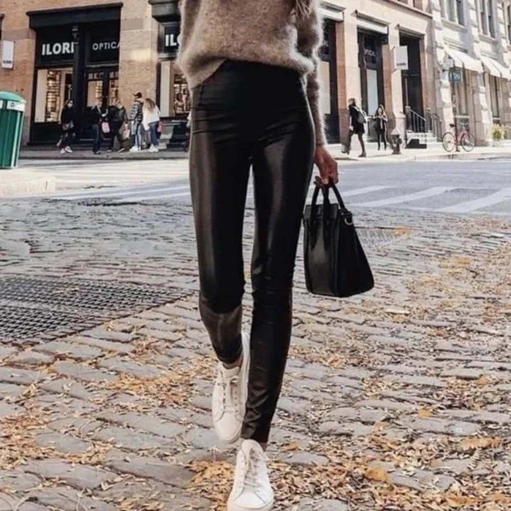 Aritzia Wilfred Free Faux Leather Leggings Black High Rise Size 4